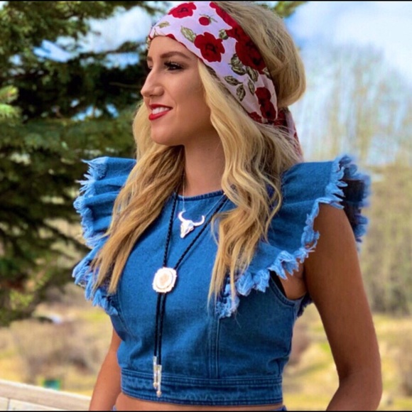 Meet your Posher, Fallon - Picture 1 of 3